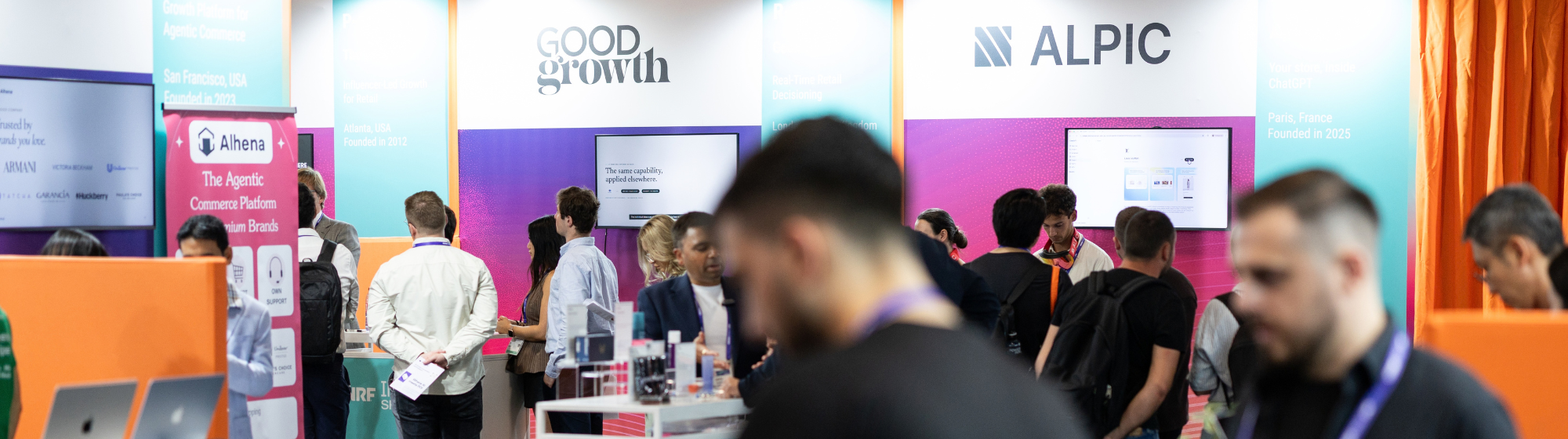 Visiteurs découvrant les entreprises et solutions technologiques de l’Innovators Showcase à NRF 2026: Retail’s Big Show Europe.